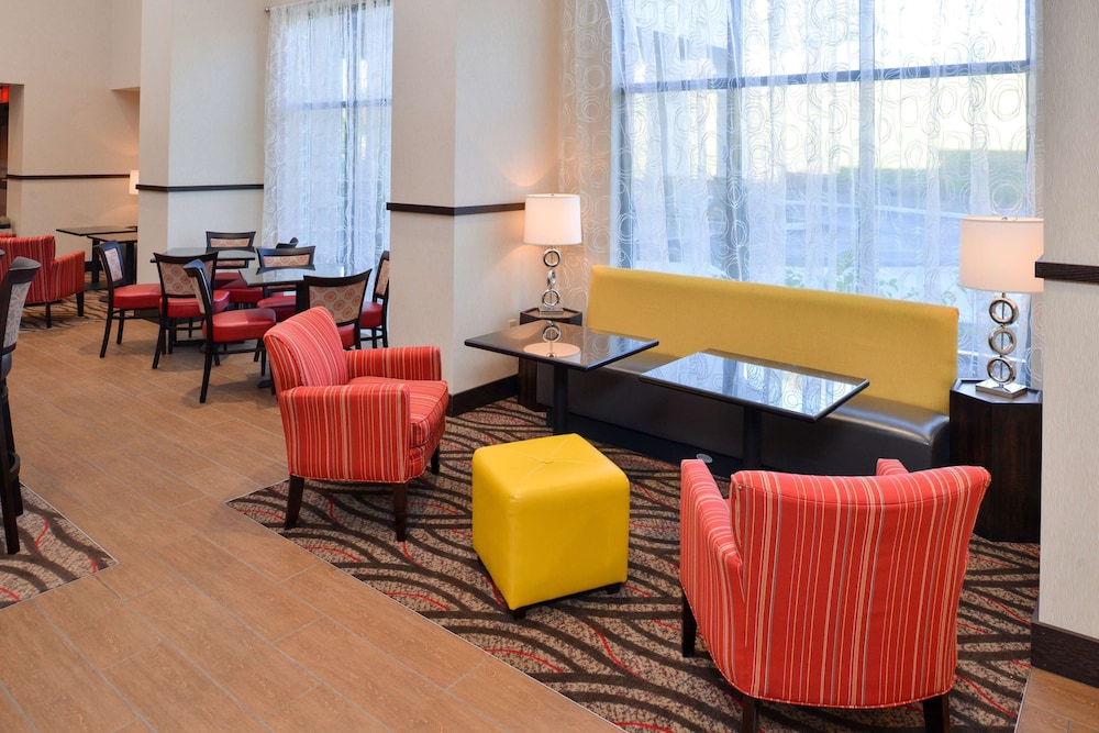 hampton inn and suites california university pittsburgh