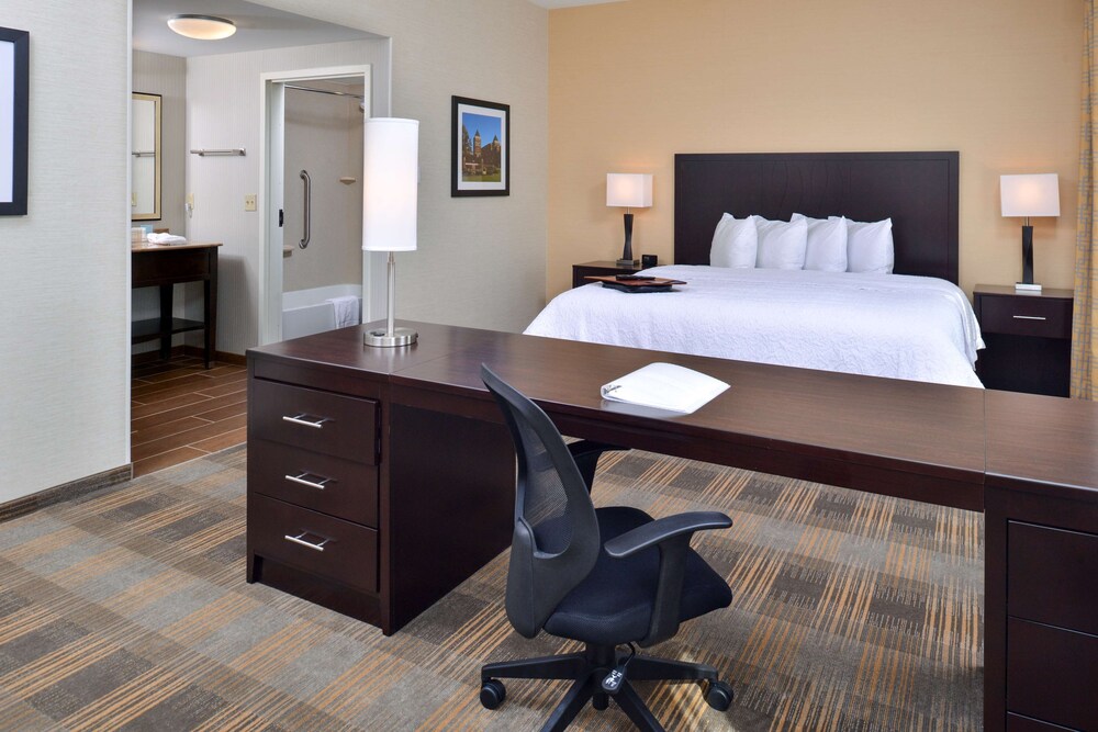 hampton inn and suites california university pittsburgh
