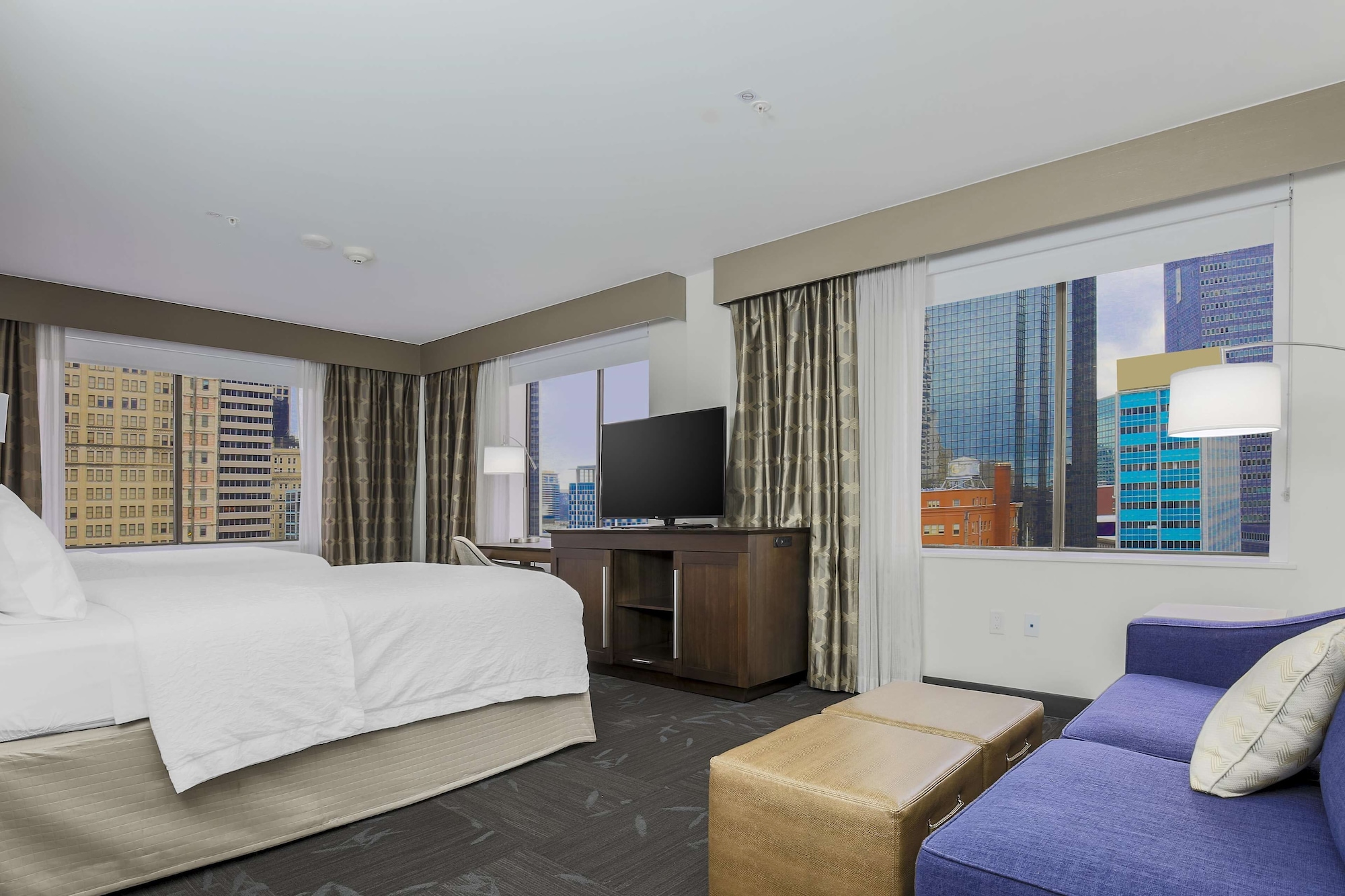 hampton inn and suites dallas downtown
