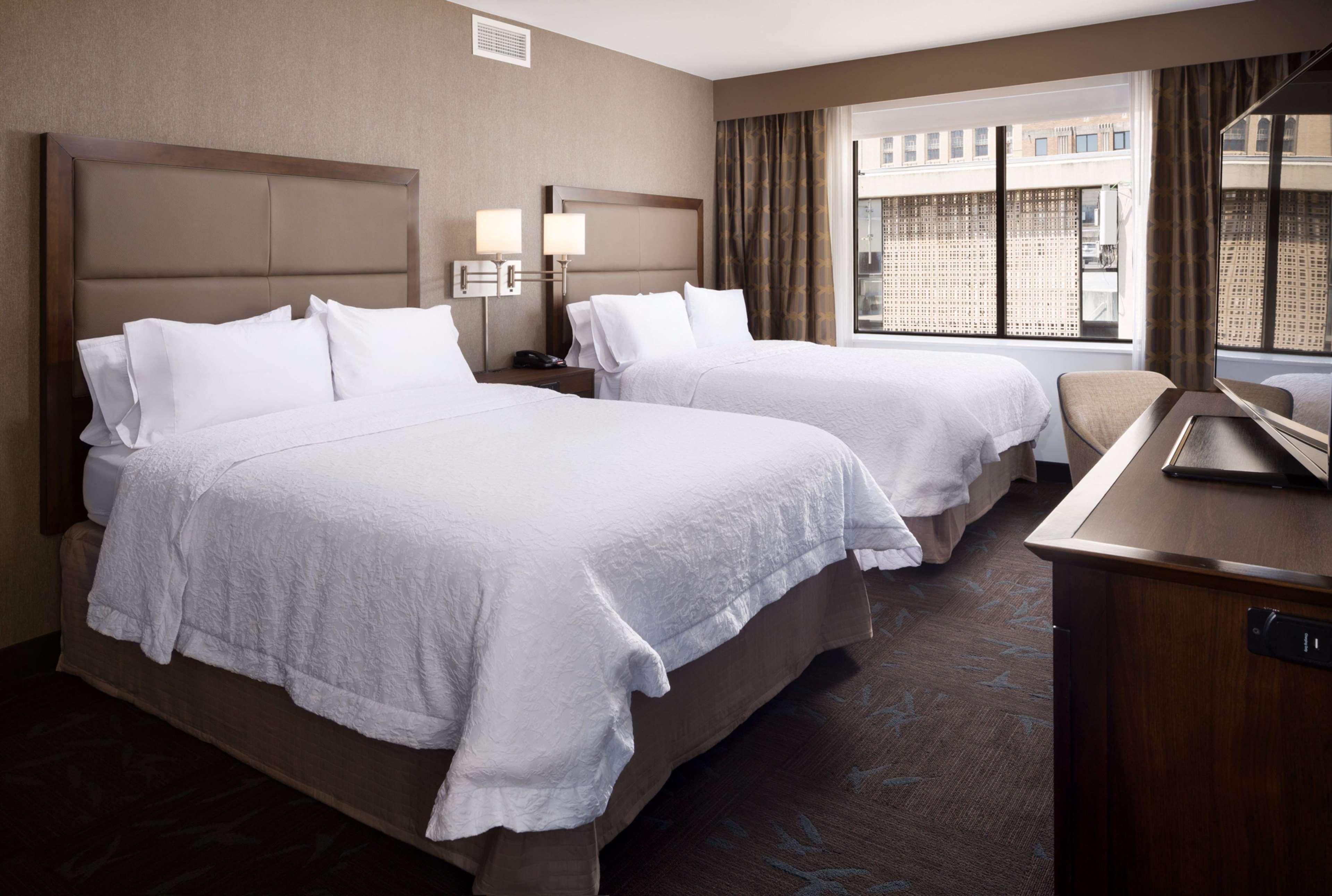 hampton inn and suites dallas downtown