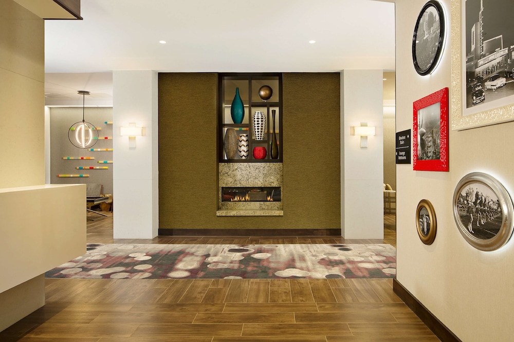 hampton inn and suites dallas downtown