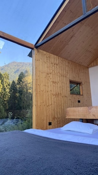 cove the glass house