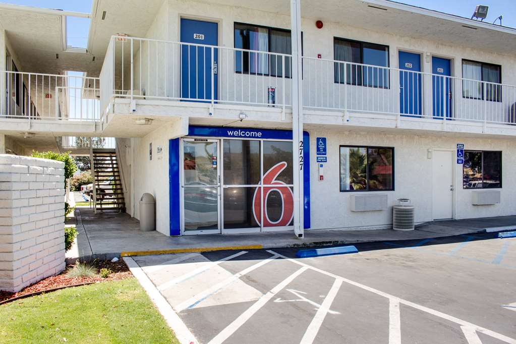motel 6 bakersfield ca south