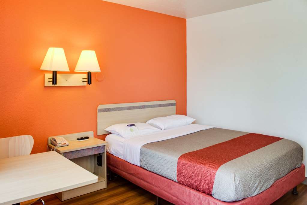 motel 6 bakersfield ca south