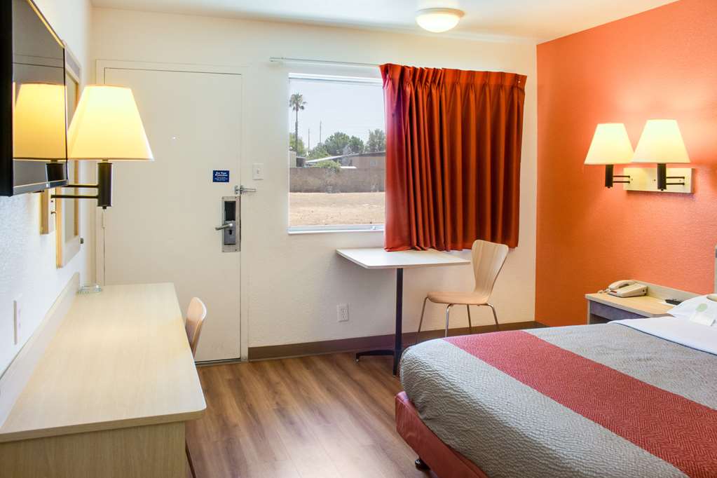 motel 6 bakersfield ca south