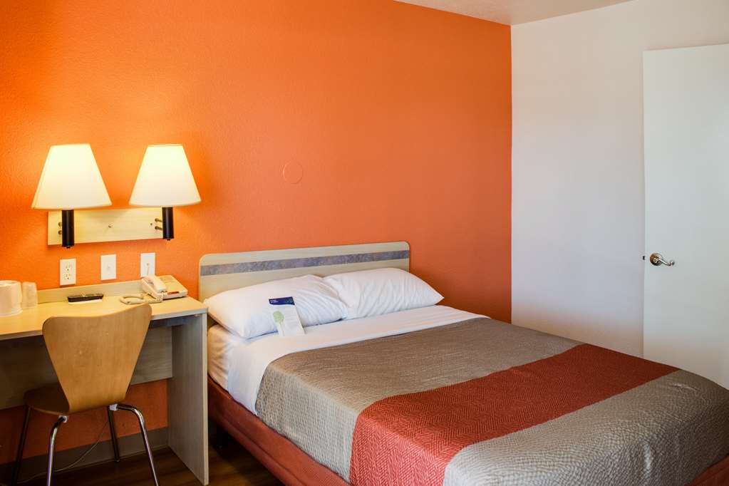 motel 6 bakersfield ca south