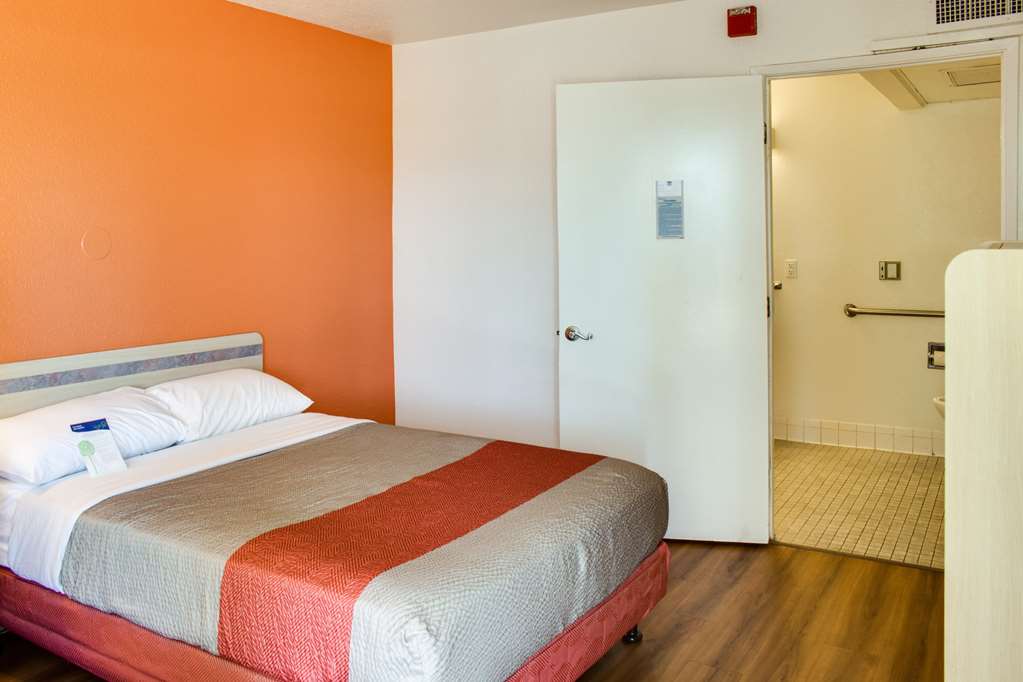 motel 6 bakersfield ca south