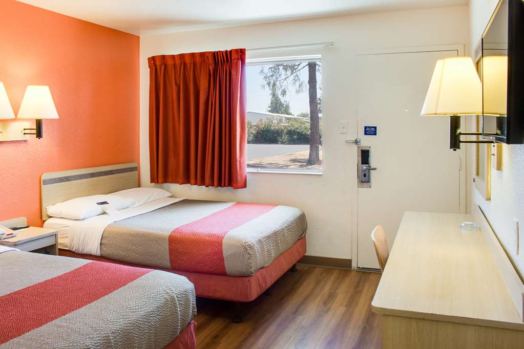 motel 6 bakersfield ca south