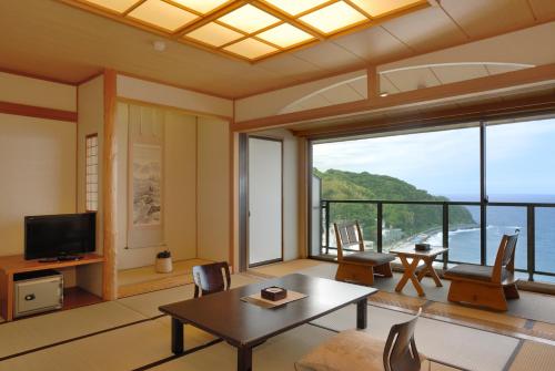 izu