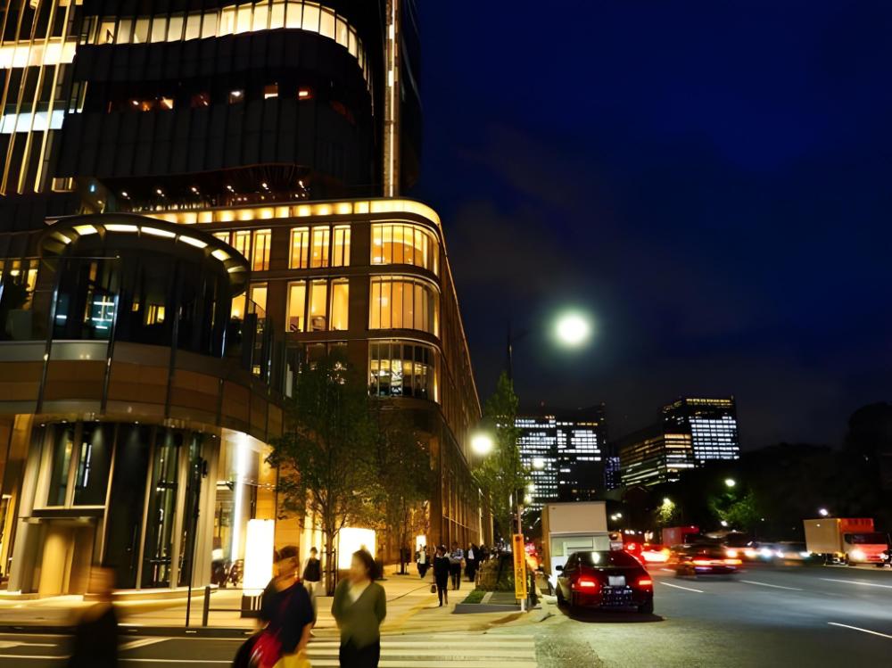 the b akasaka mitsuke