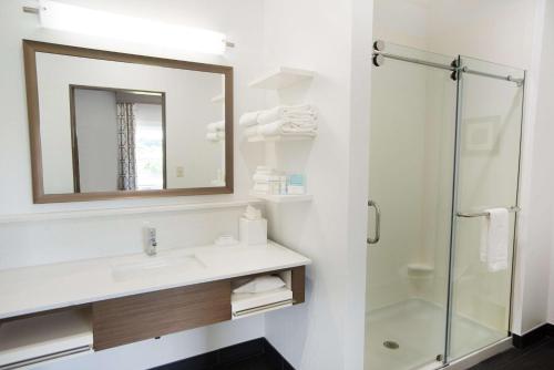 hampton inn and suites stillwater west