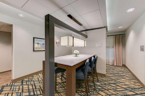 hampton inn and suites north houston spring