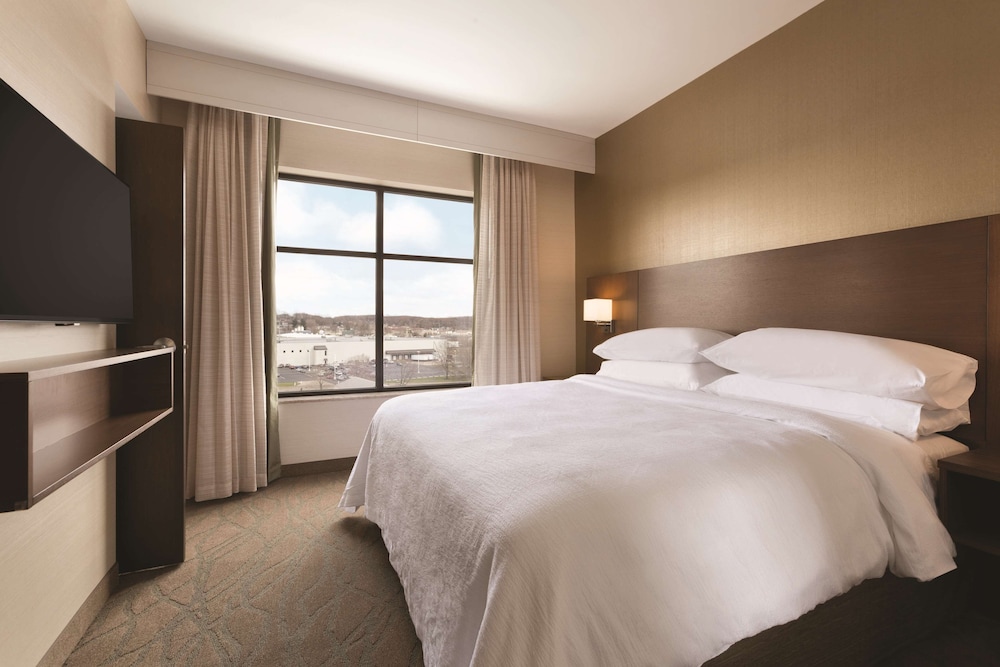 embassy suites by hilton akron canton airport