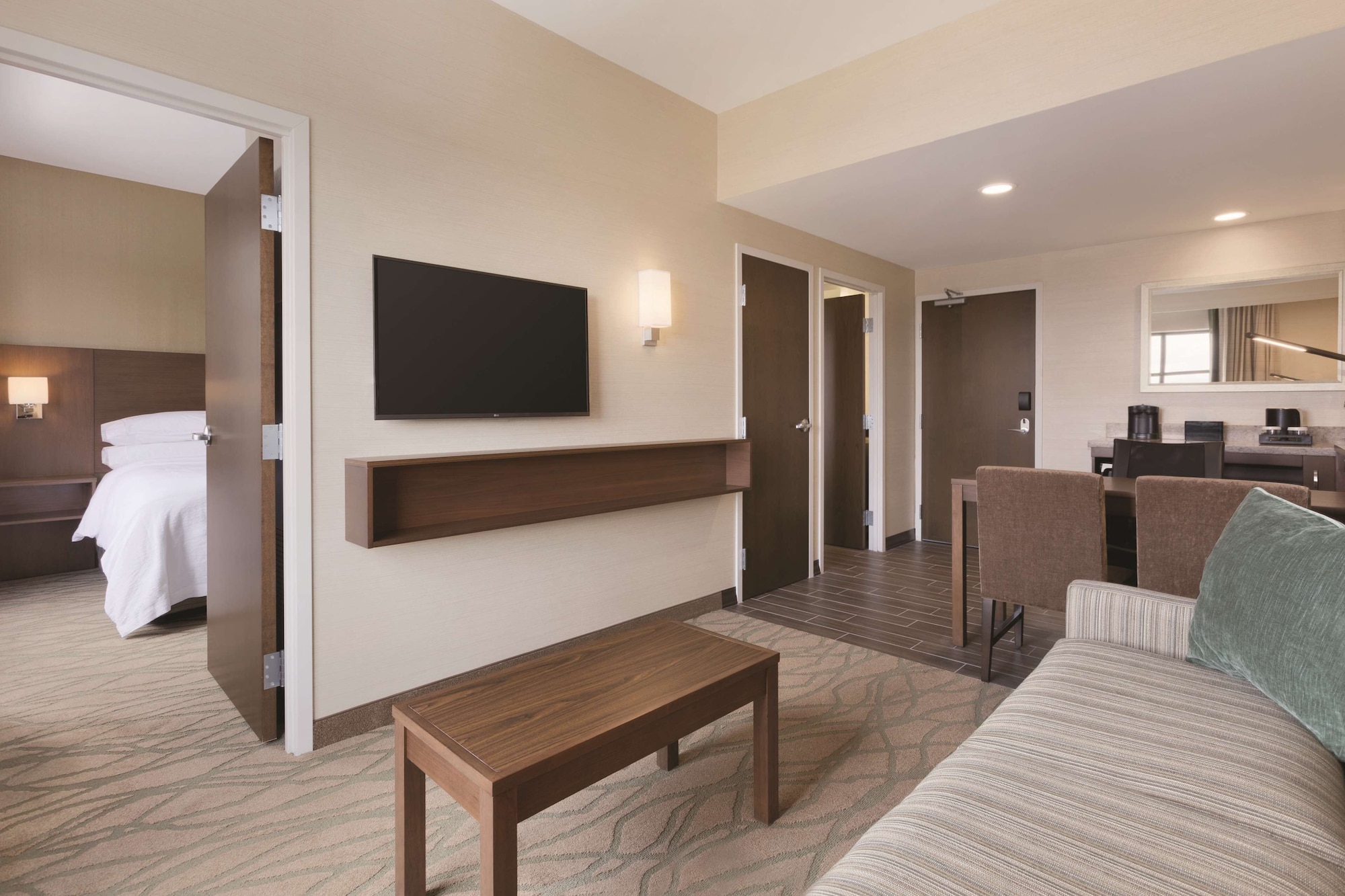 embassy suites by hilton akron canton airport