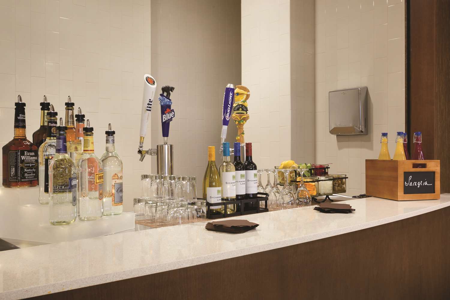 embassy suites by hilton akron canton airport