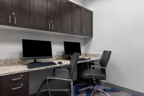 hampton inn and suites douglas