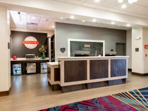 flag point inn and suites pratt by fairbridge