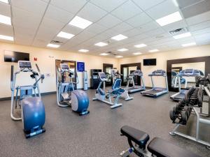 flag point inn and suites pratt by fairbridge