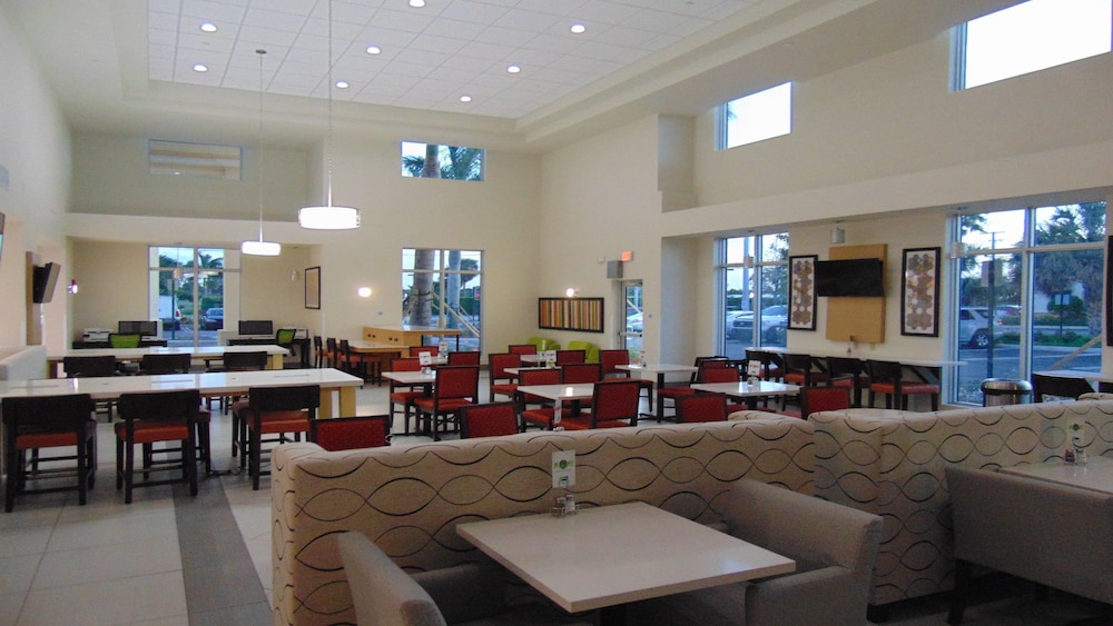 holiday inn express and suites boynton beach west by ihg