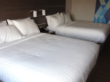 holiday inn express and suites boynton beach west by ihg