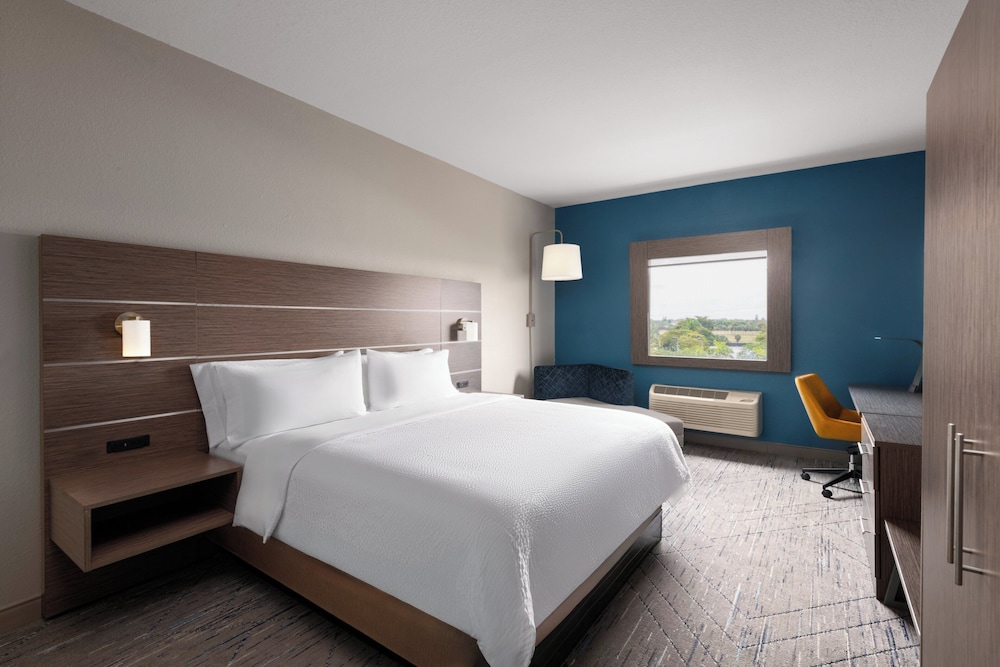 holiday inn express and suites boynton beach west by ihg