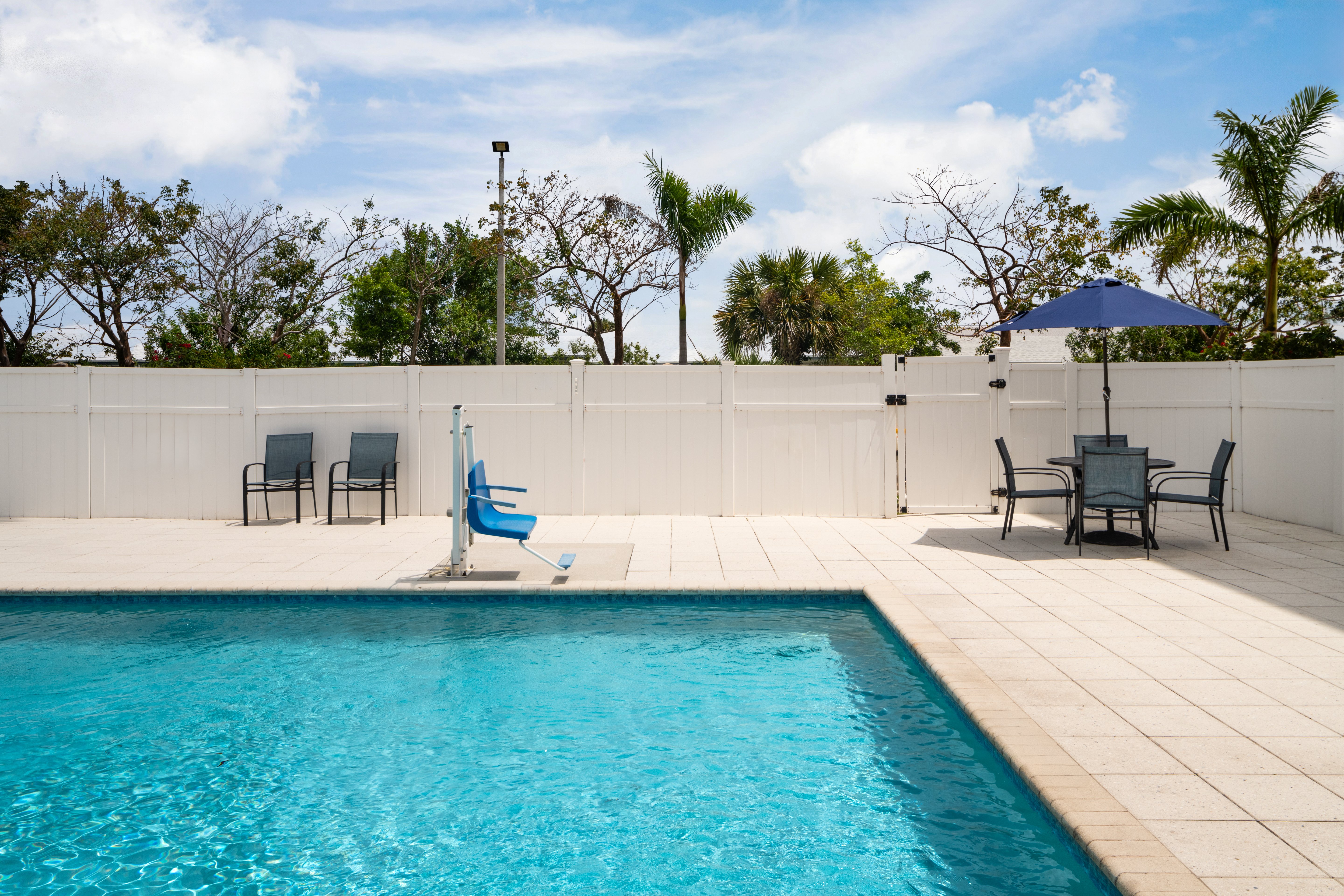 holiday inn express and suites boynton beach west by ihg