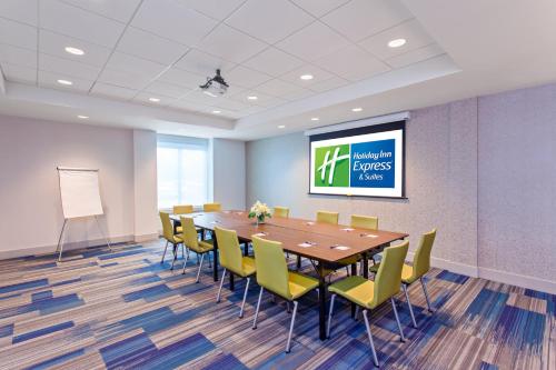 holiday inn express and suites houston nw hwy 290 cypress