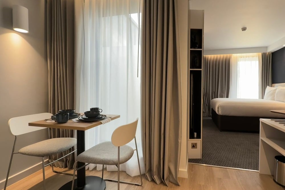 holiday inn express london ealing