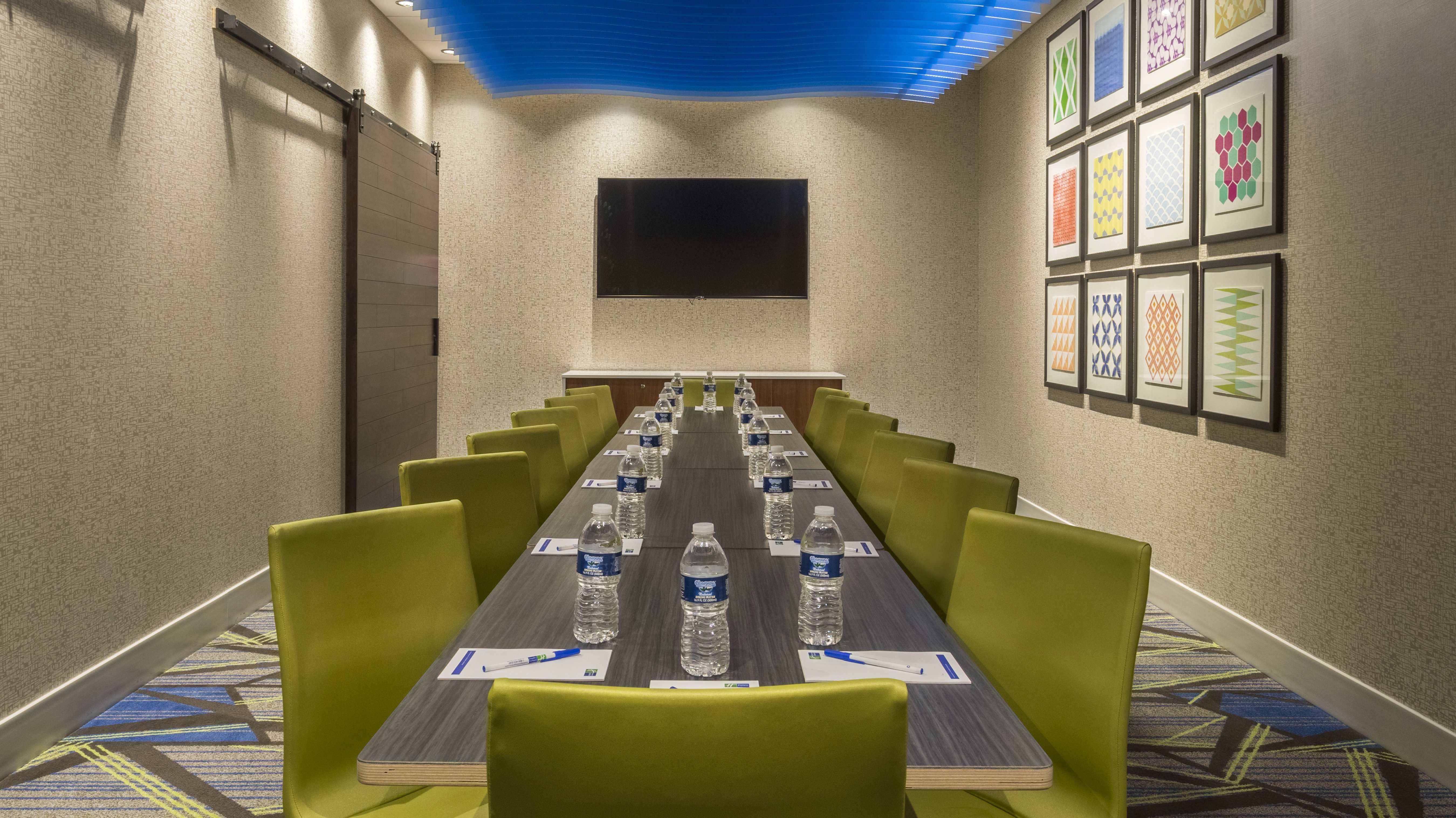 holiday inn express and suites medina by ihg