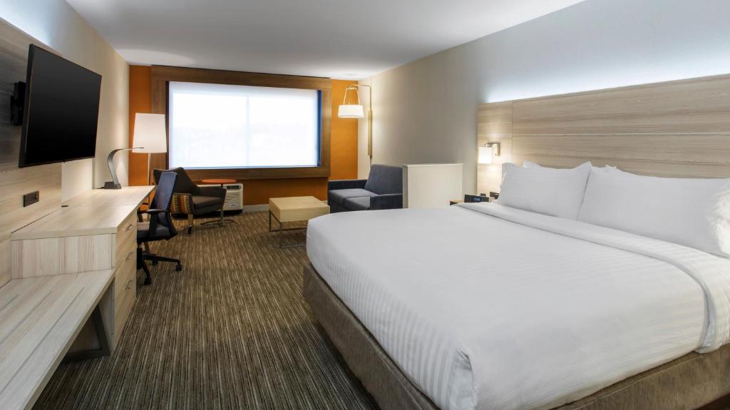 holiday inn express and suites medina by ihg