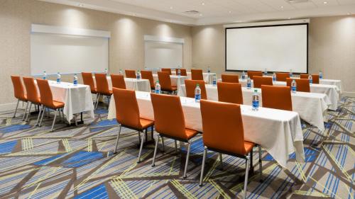 holiday inn express and suites medina by ihg
