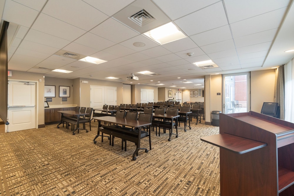 staybridge suites marquette by ihg