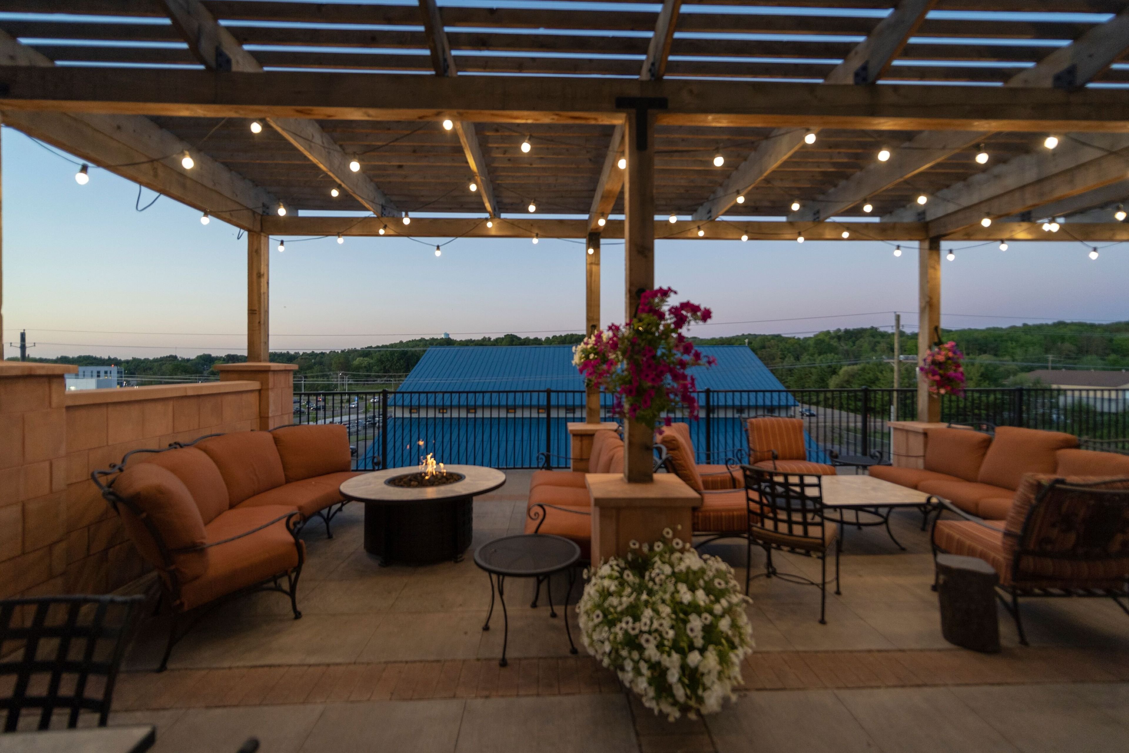 staybridge suites marquette by ihg