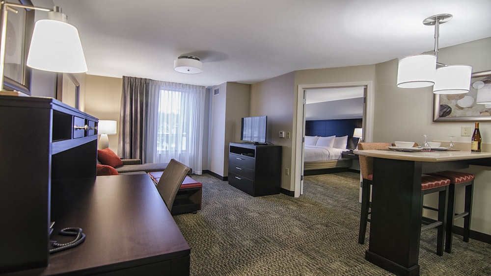 staybridge suites marquette by ihg