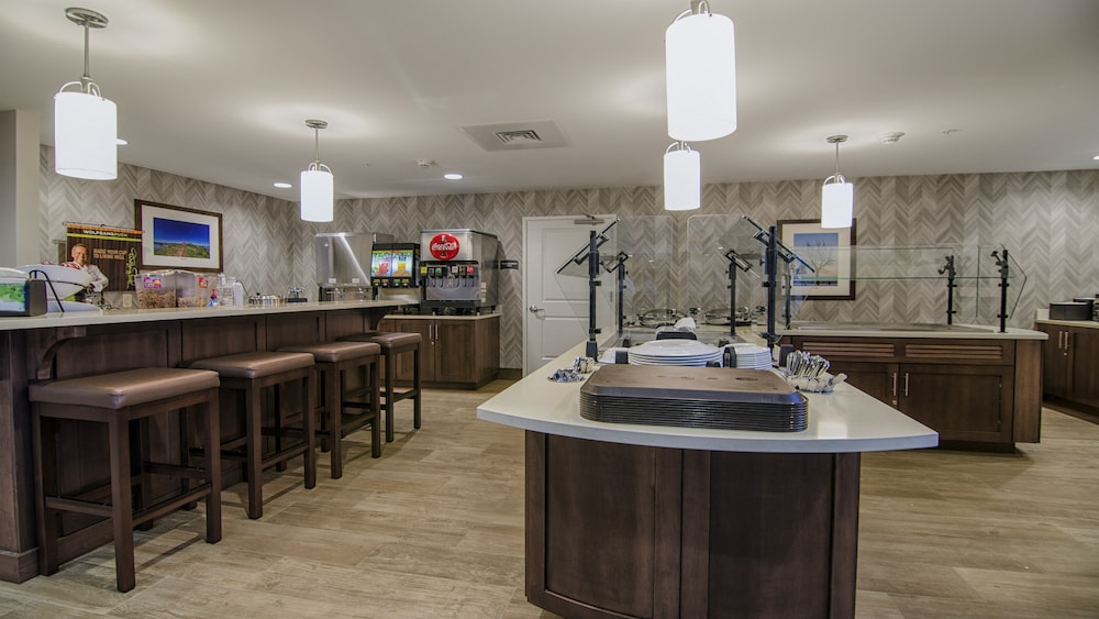 staybridge suites marquette by ihg