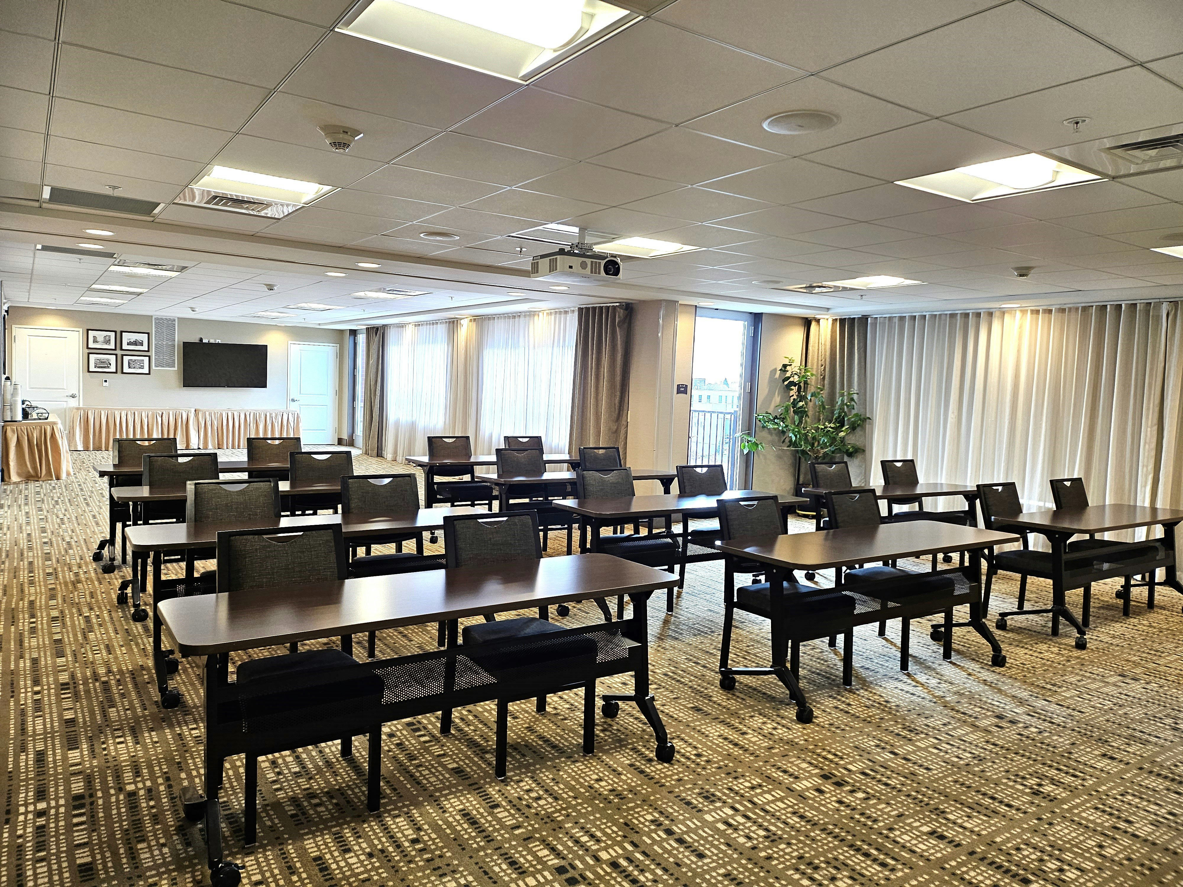staybridge suites marquette by ihg