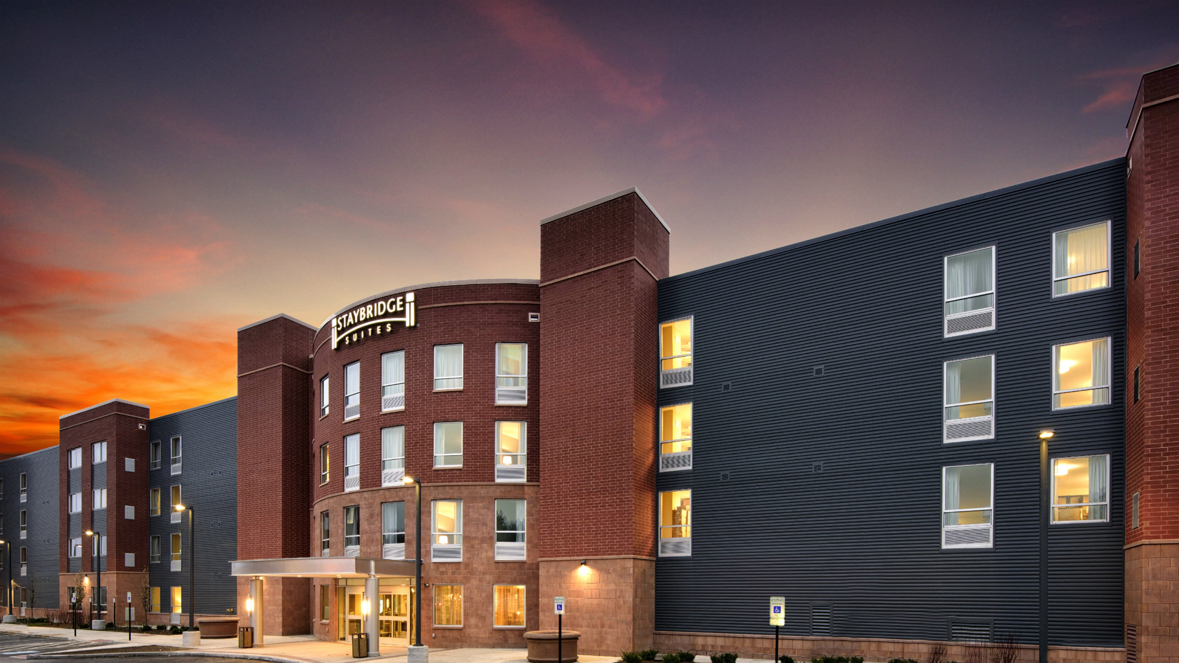 staybridge suites marquette by ihg
