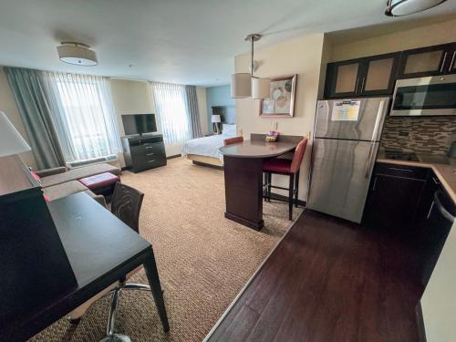 staybridge suites marquette by ihg