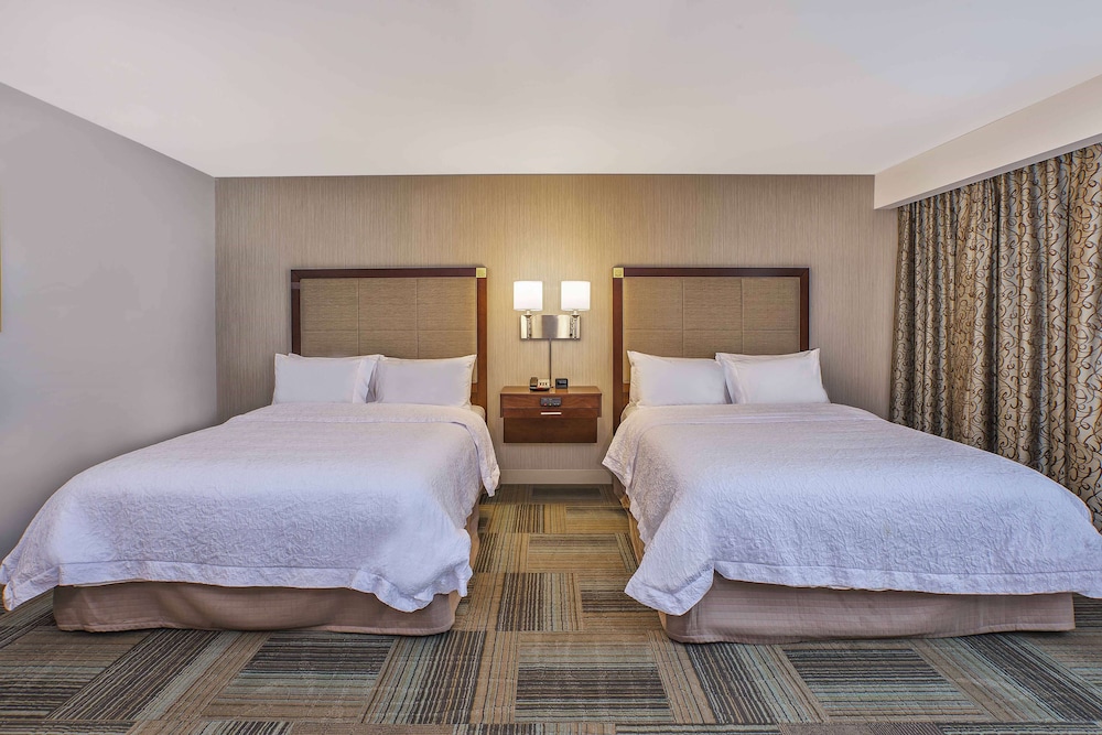 hampton inn by hilton west bloomfield novi