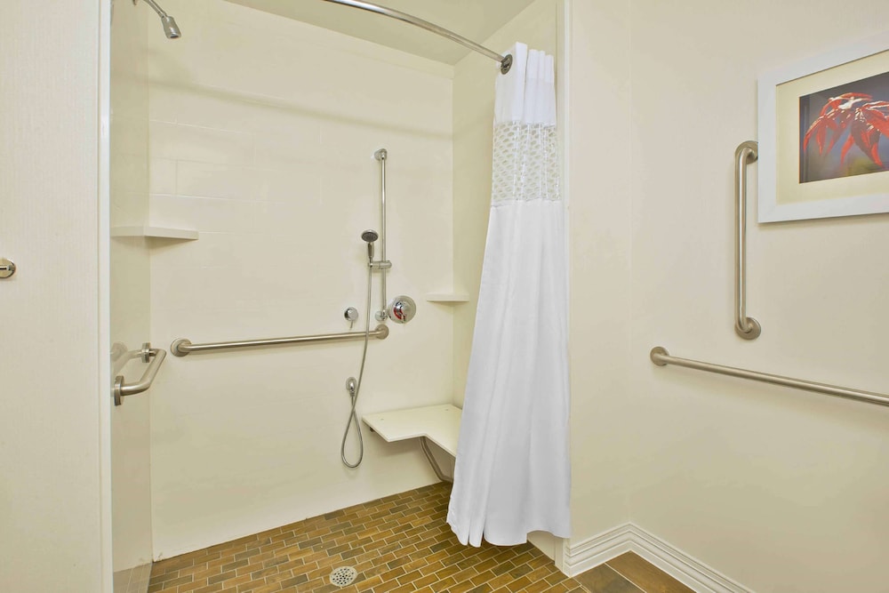 hampton inn by hilton west bloomfield novi
