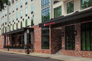 hilton garden inn mobile downtown