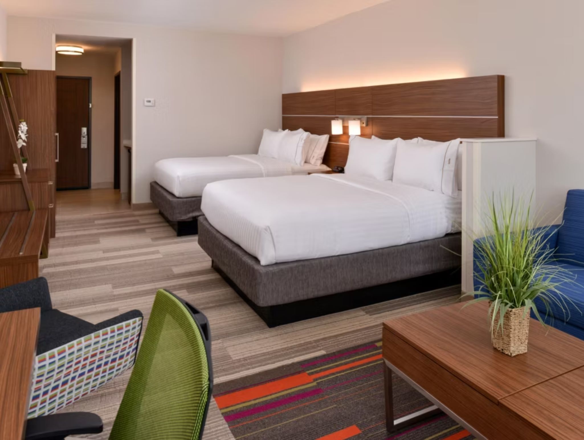 holiday inn express and suites trinity by ihg
