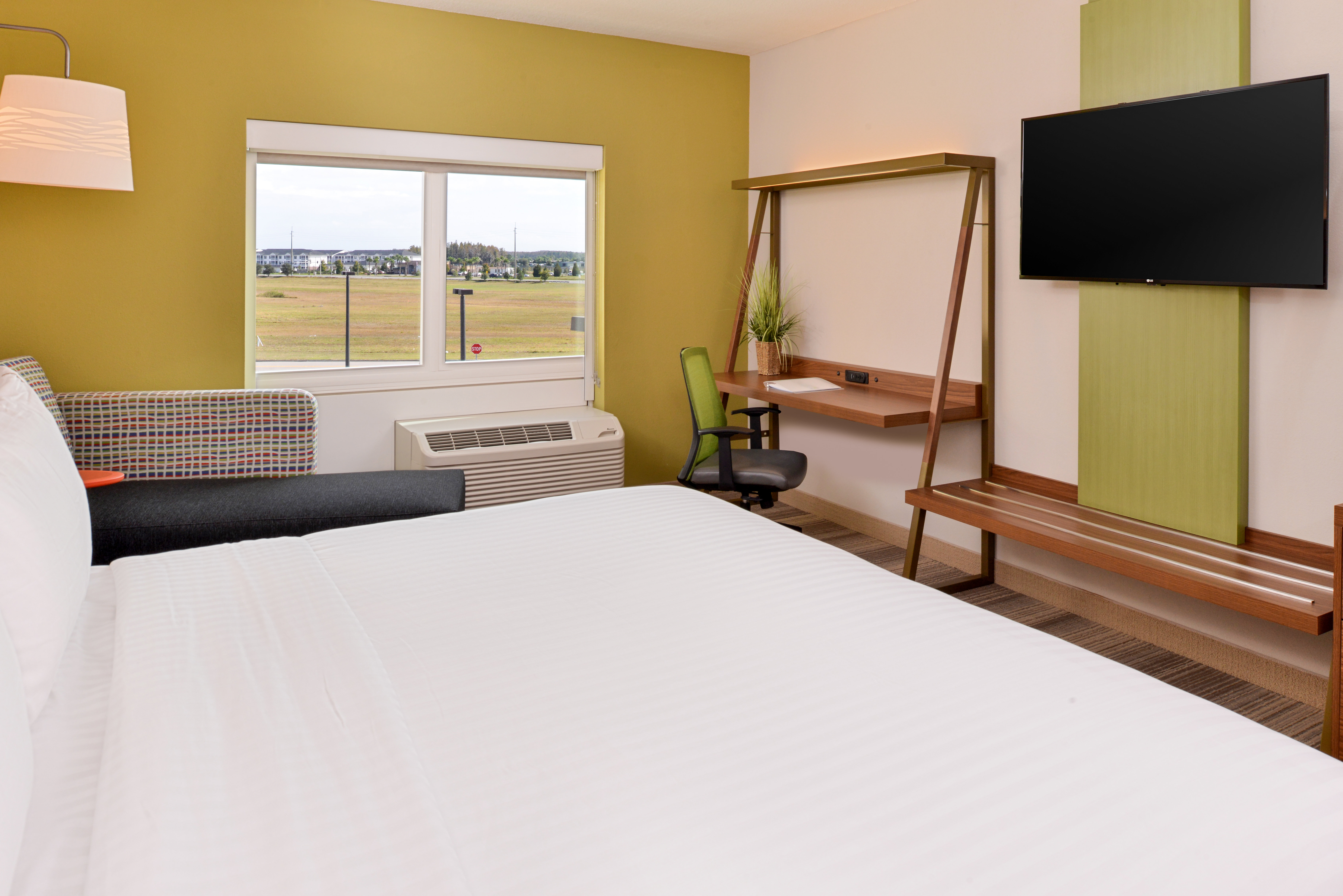 holiday inn express and suites trinity by ihg