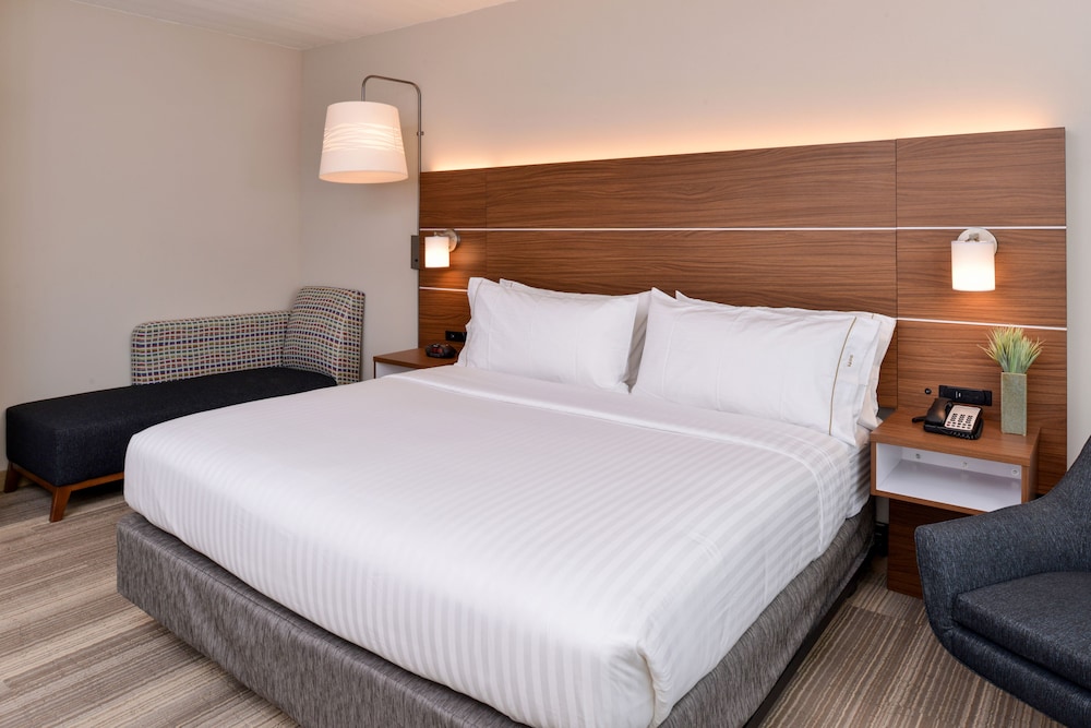 holiday inn express and suites trinity by ihg