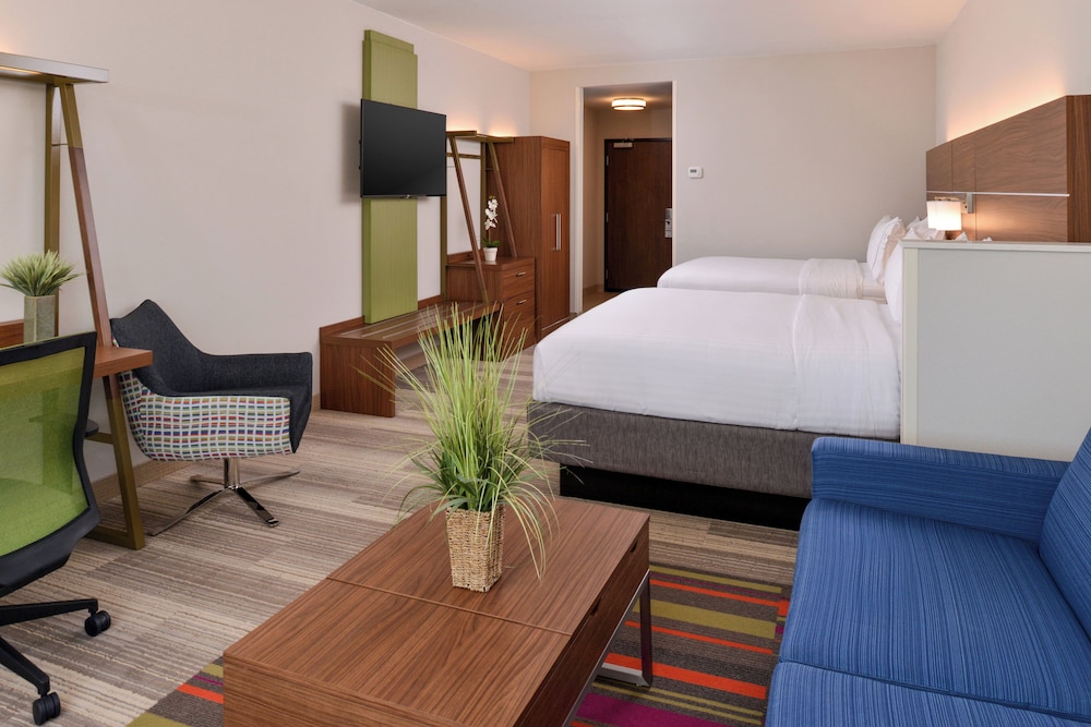 holiday inn express and suites trinity by ihg