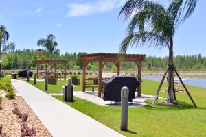 holiday inn express and suites trinity by ihg