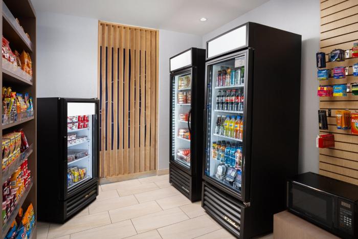 holiday inn express and suites trinity by ihg