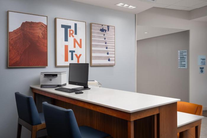 holiday inn express and suites trinity by ihg