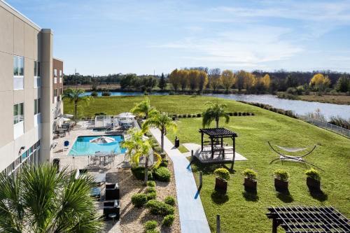holiday inn express and suites trinity by ihg