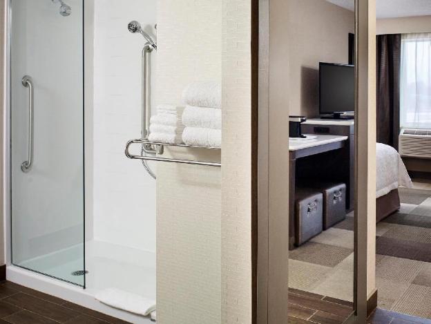 hampton inn by hilton sarnia point edward